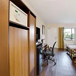 Super 8 By Wyndham Orlando International Drive
