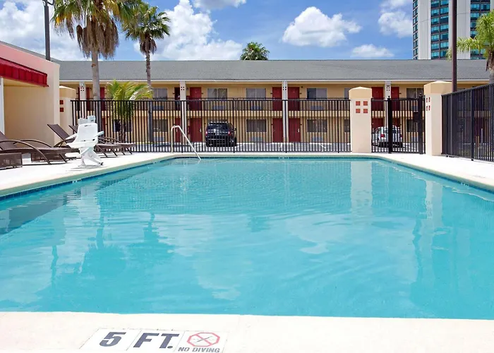 Super 8 By Wyndham Orlando International Drive