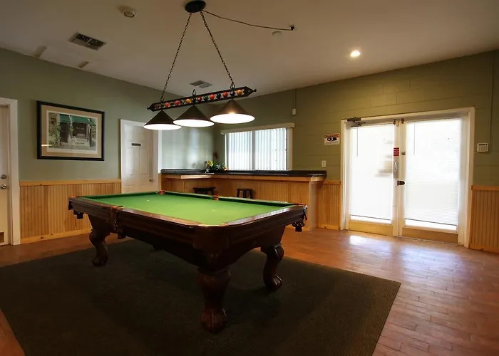 Sherwood Forest Cottage 6