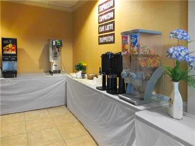 Travelodge By Wyndham Orlando At Heart Of International Drive Motel