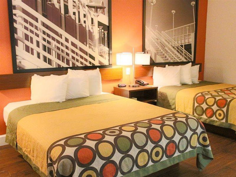 Hotel Super 8 By Wyndham International Drive 2*