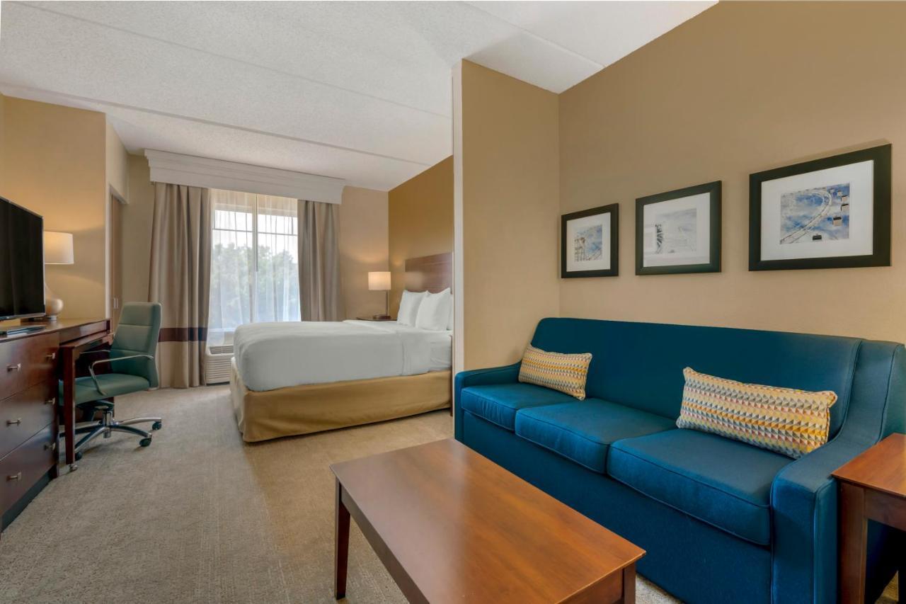 Comfort Near Universal Hotel