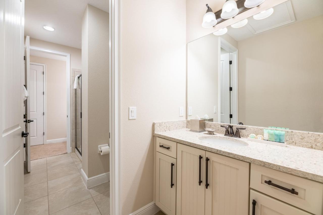 Modern Retreat: Water Park Access & Amenities * Orlando