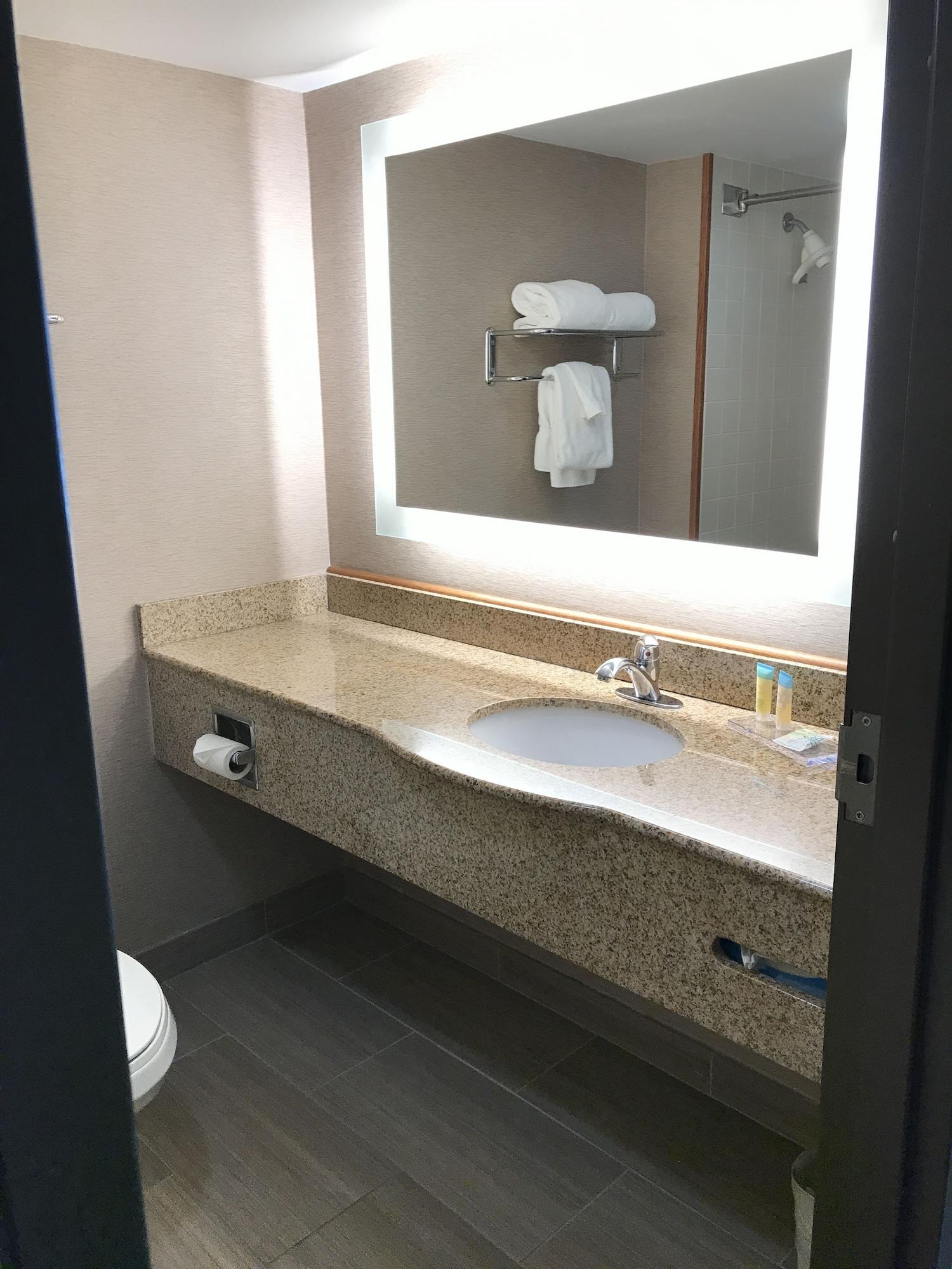 Wingate By Wyndham, Universal - Free Theme Park Shuttle Orlando