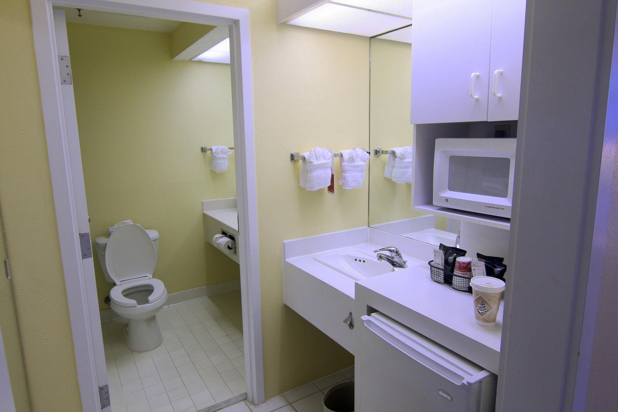 Hotel Ramada By Wyndham Kissimmee Gateway - Free Theme Park Shuttle Four Corners
