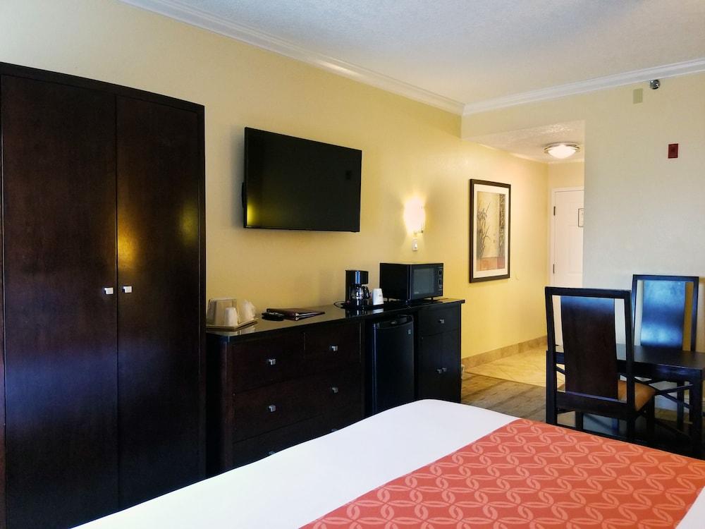 Hotel Galleria Palms Orlando - Free Theme Park Shuttles Four Corners