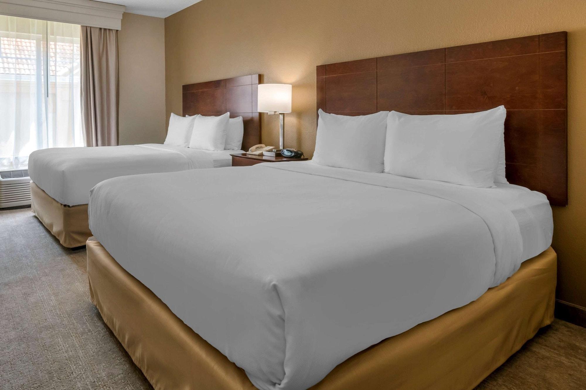Hotel Comfort Near Universal 3*
