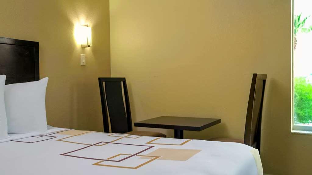 Galleria Palms Orlando - Free Theme Park Shuttles Hotel 3*
