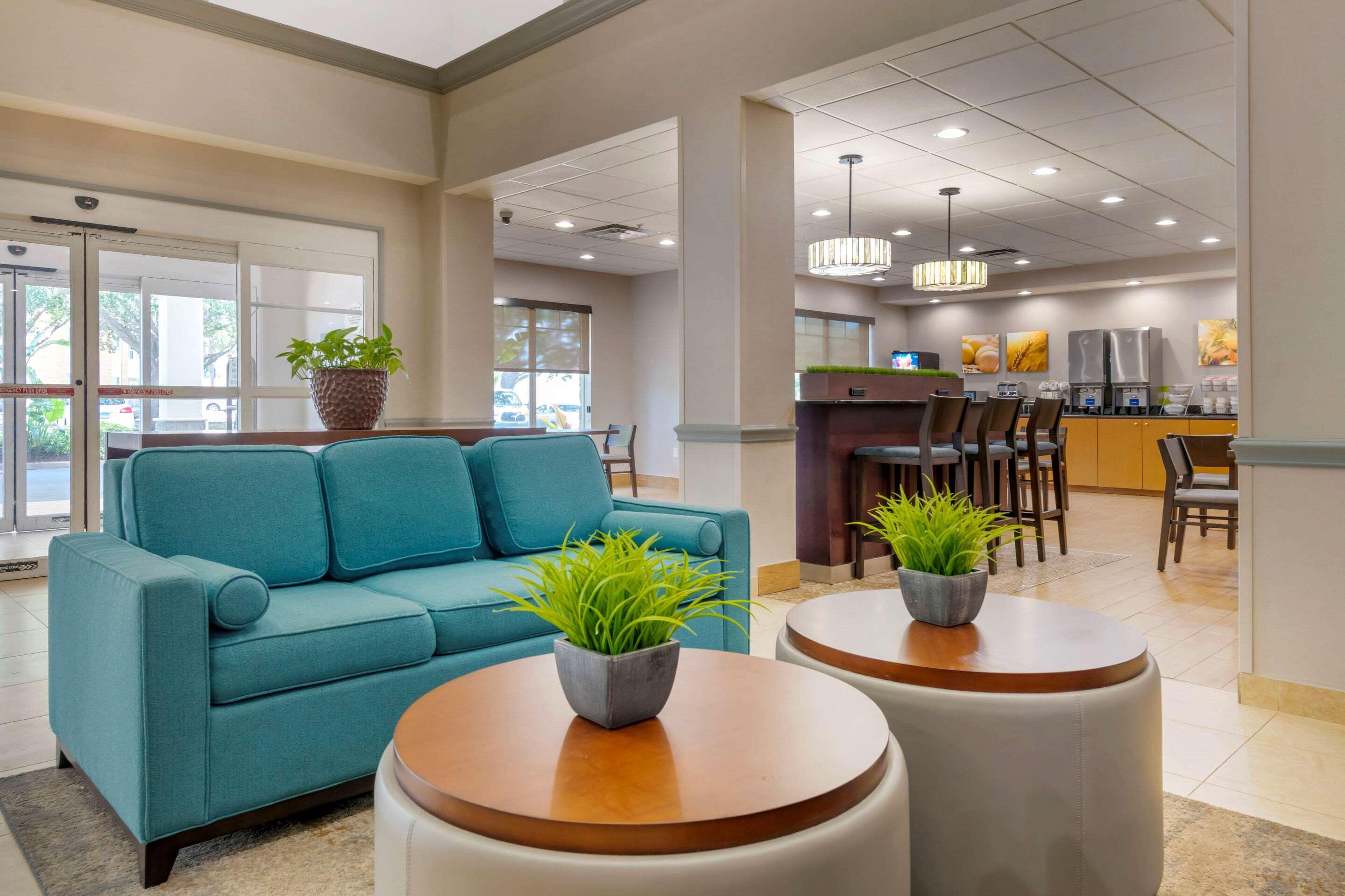 Comfort Near Universal Hotel 3*