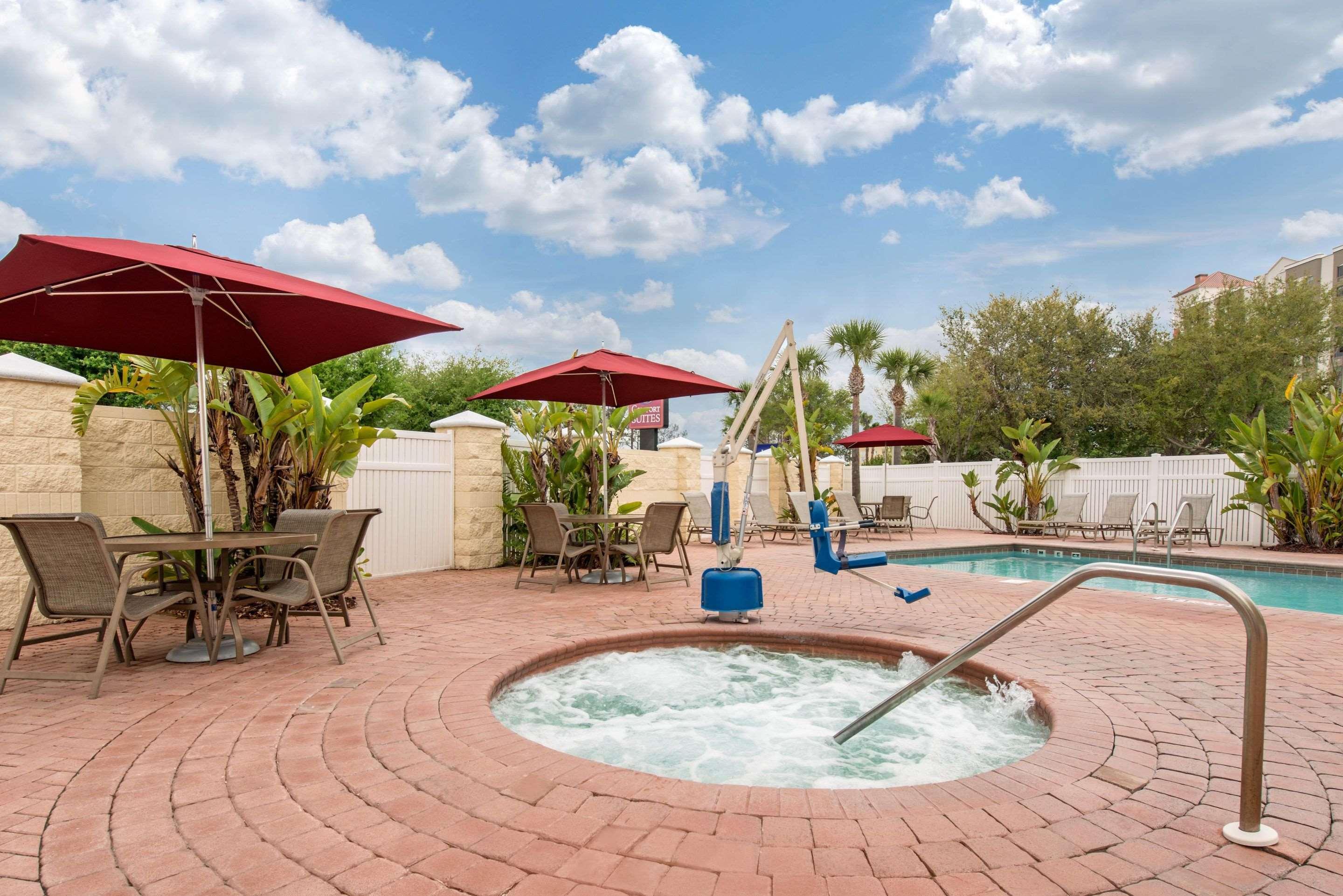 Comfort Near Universal 3*