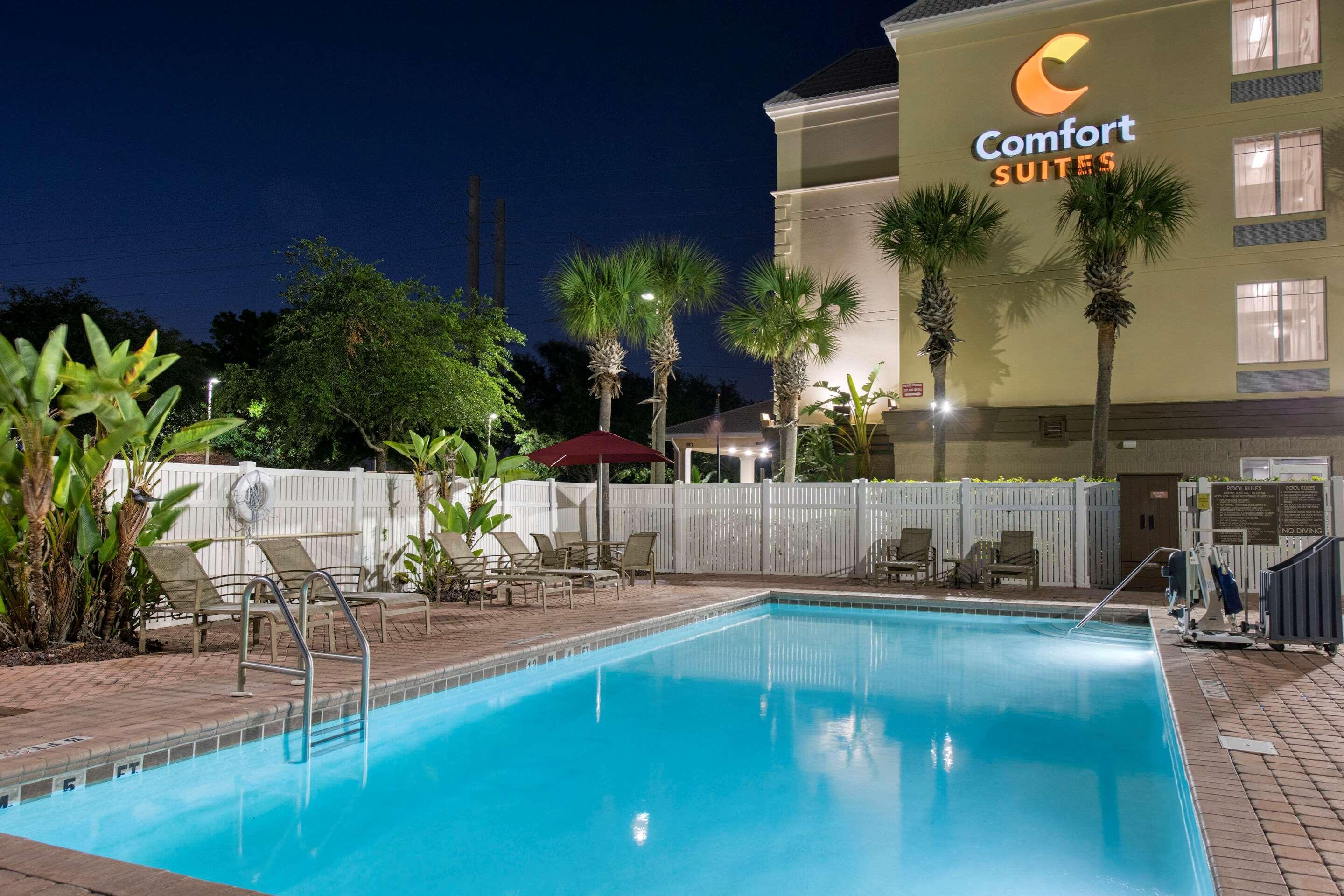 Hotel Comfort Near Universal