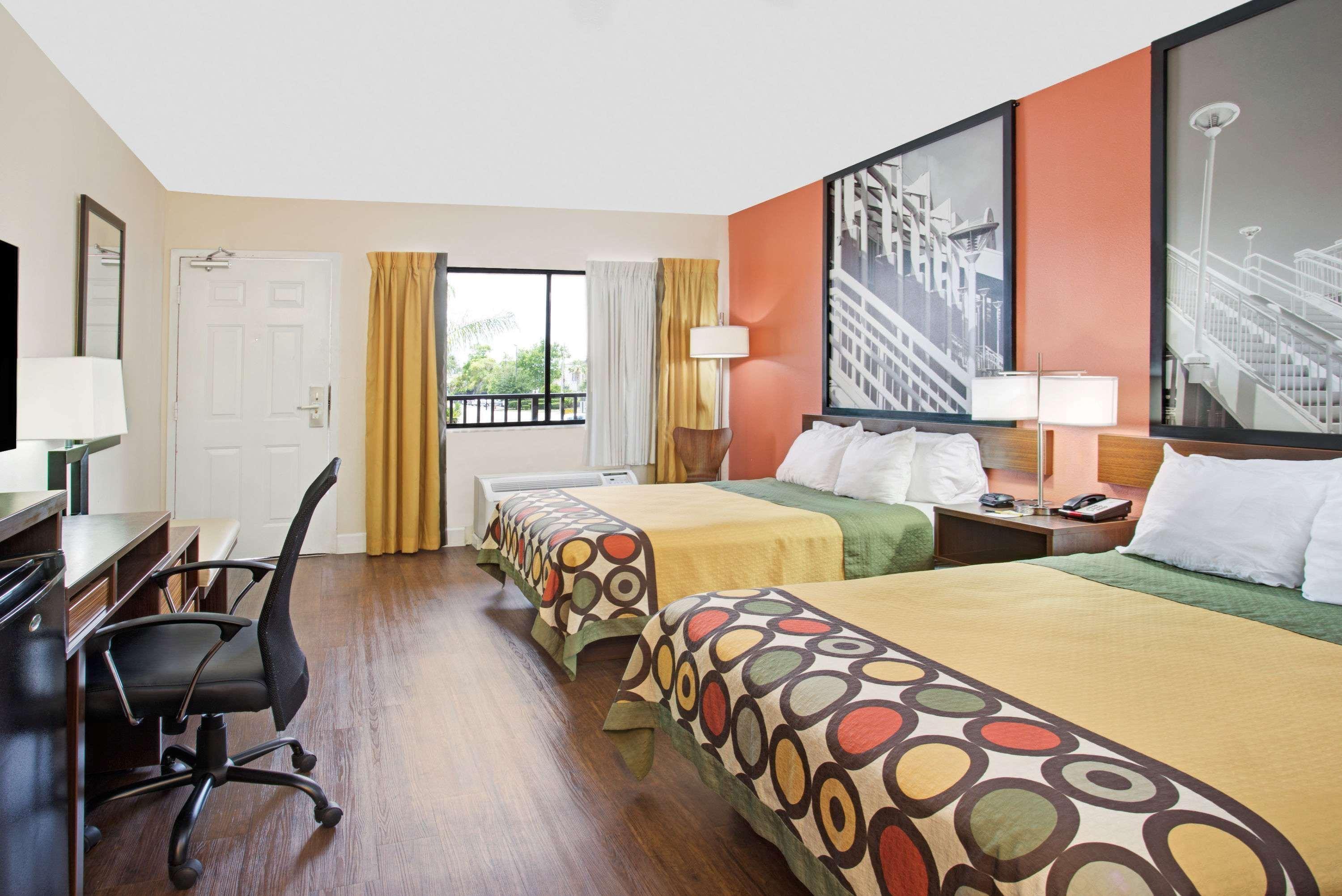 Super 8 By Wyndham International Drive 2*