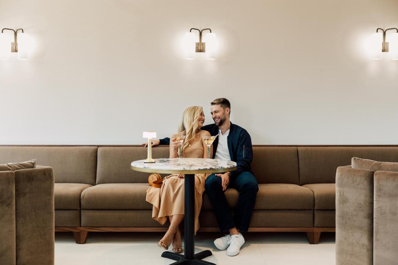 Ette Luxury & Four Corners