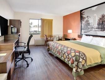 Hotel Super 8 By Wyndham International Drive