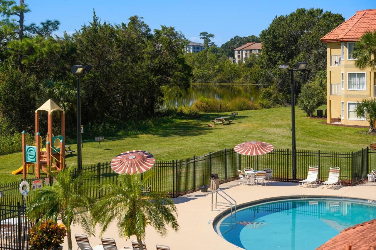 Parc Corniche Condominium 3*