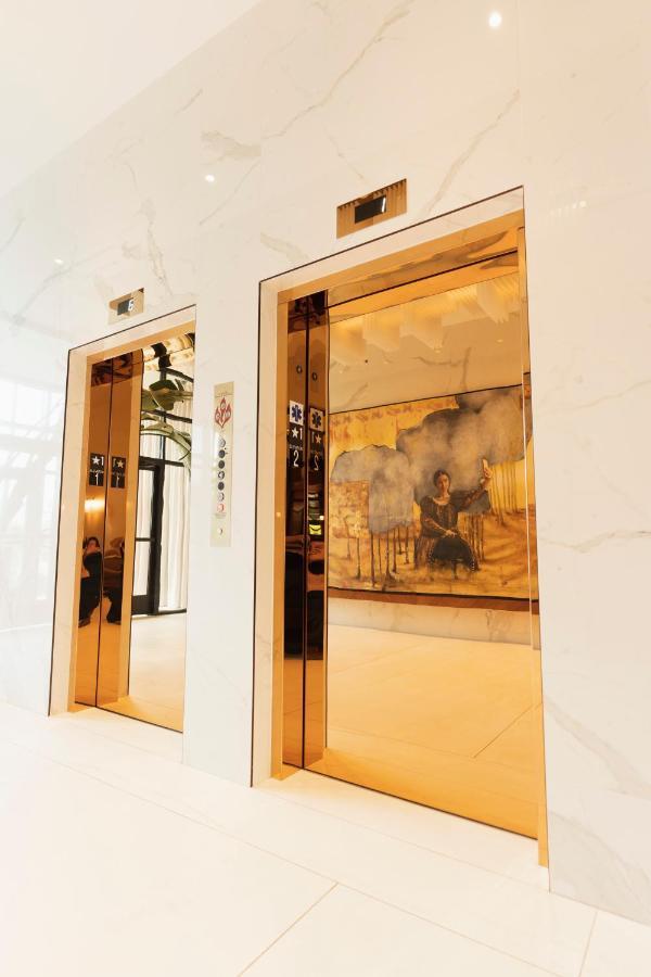 Ette Luxury & Four Corners