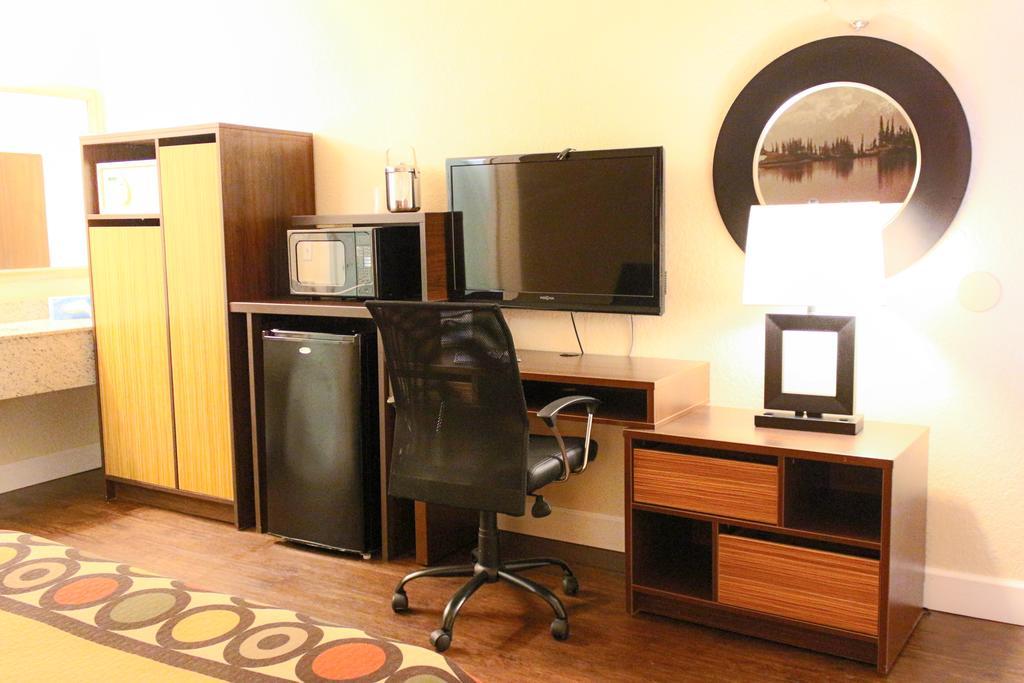 Hotel Super 8 By Wyndham International Drive 2*