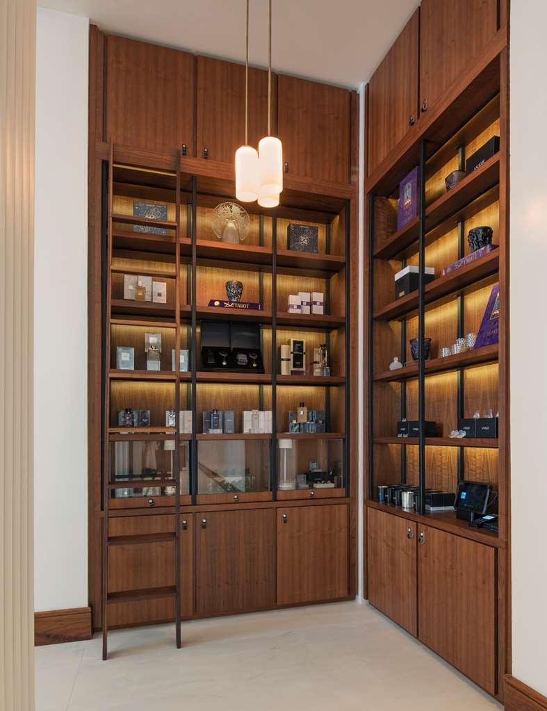 Ette Luxury & Four Corners