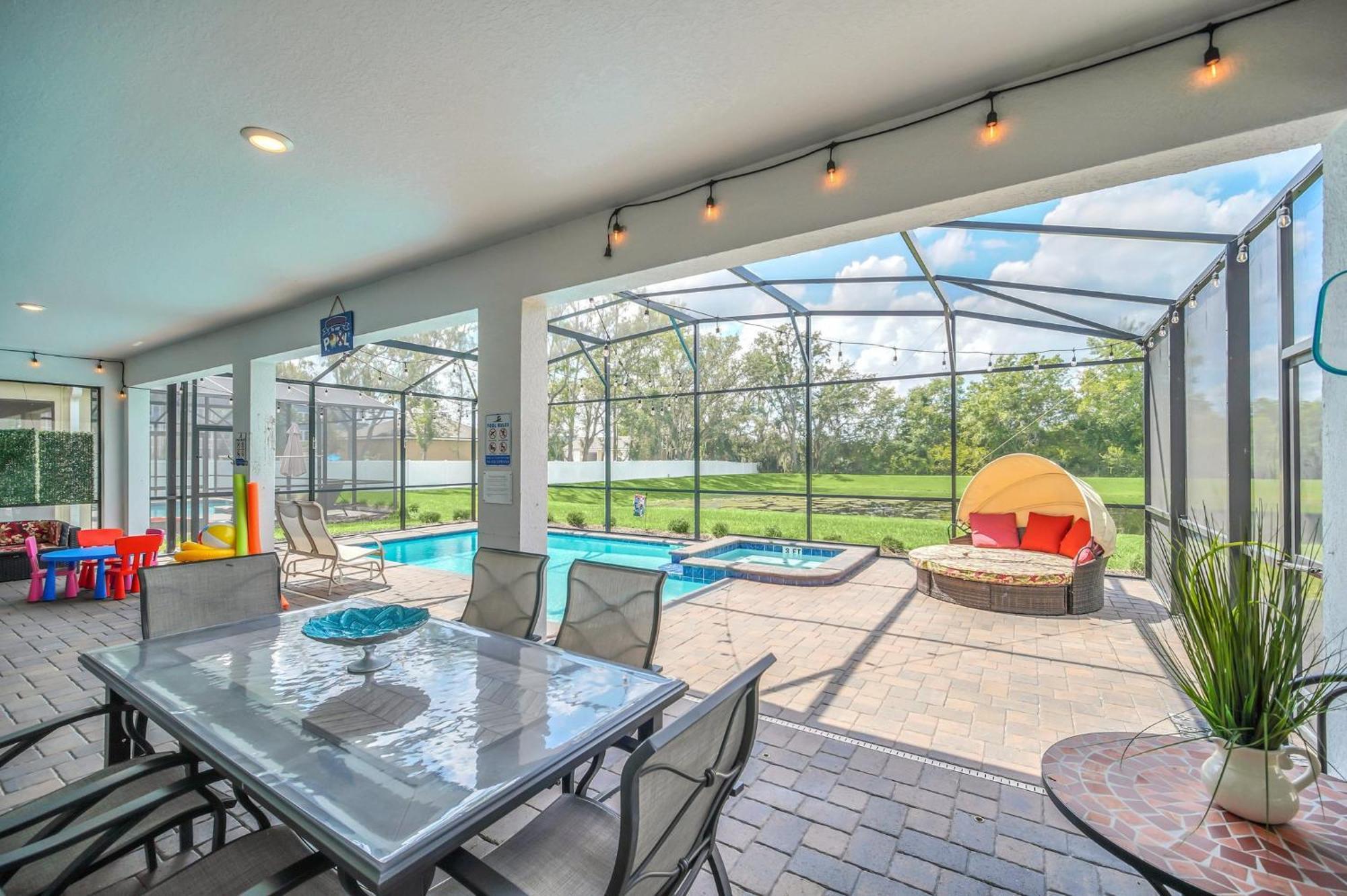 Waterfront 8br5ba Game Room/pool/spa/office Space Villa
