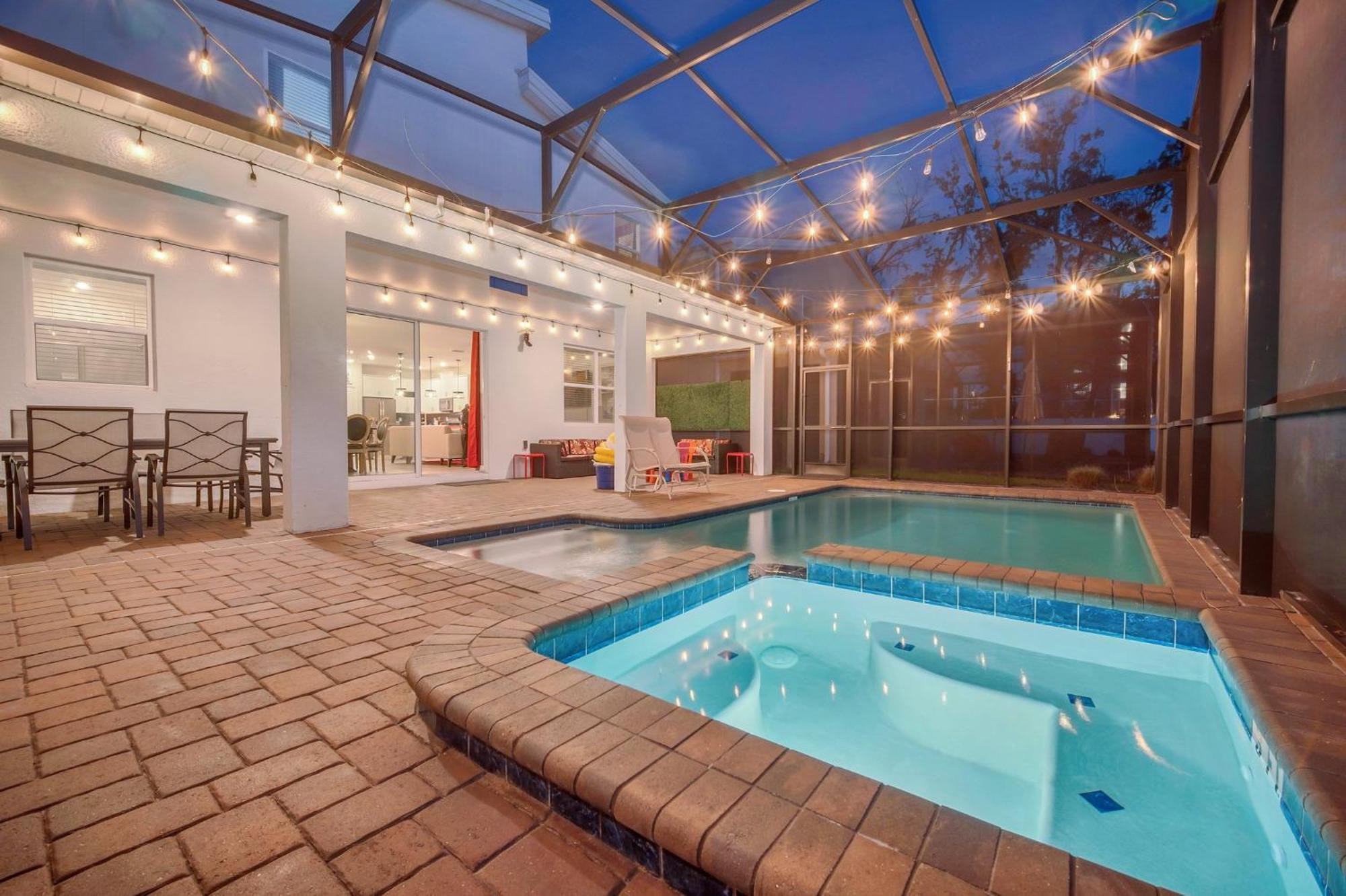 Waterfront 8br5ba Game Room/pool/spa/office Space Villa *