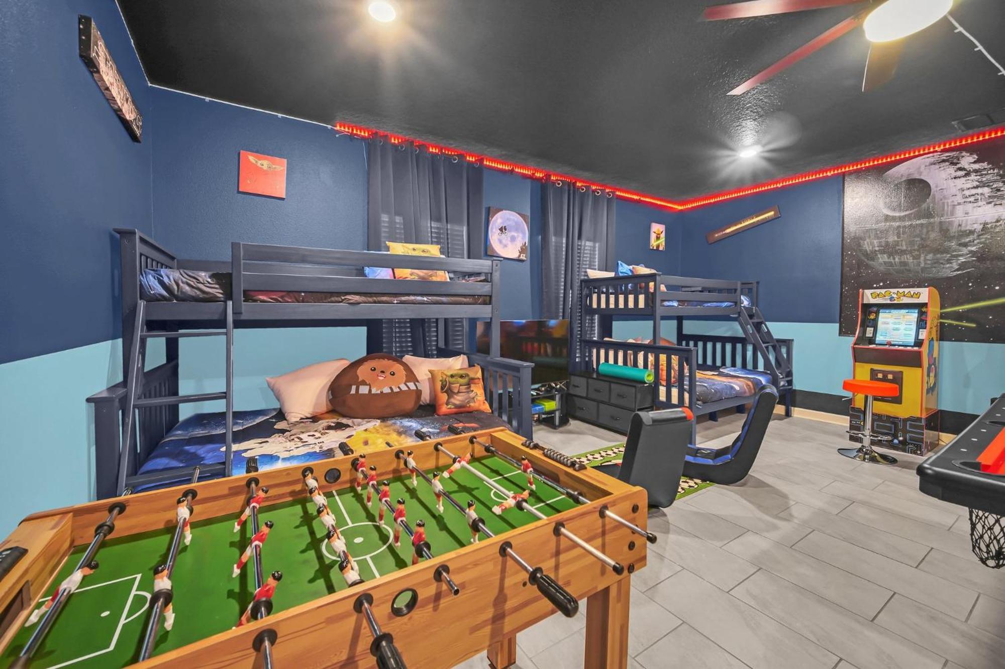 Waterfront 8br5ba Game Room/pool/spa/office Space * Kissimmee