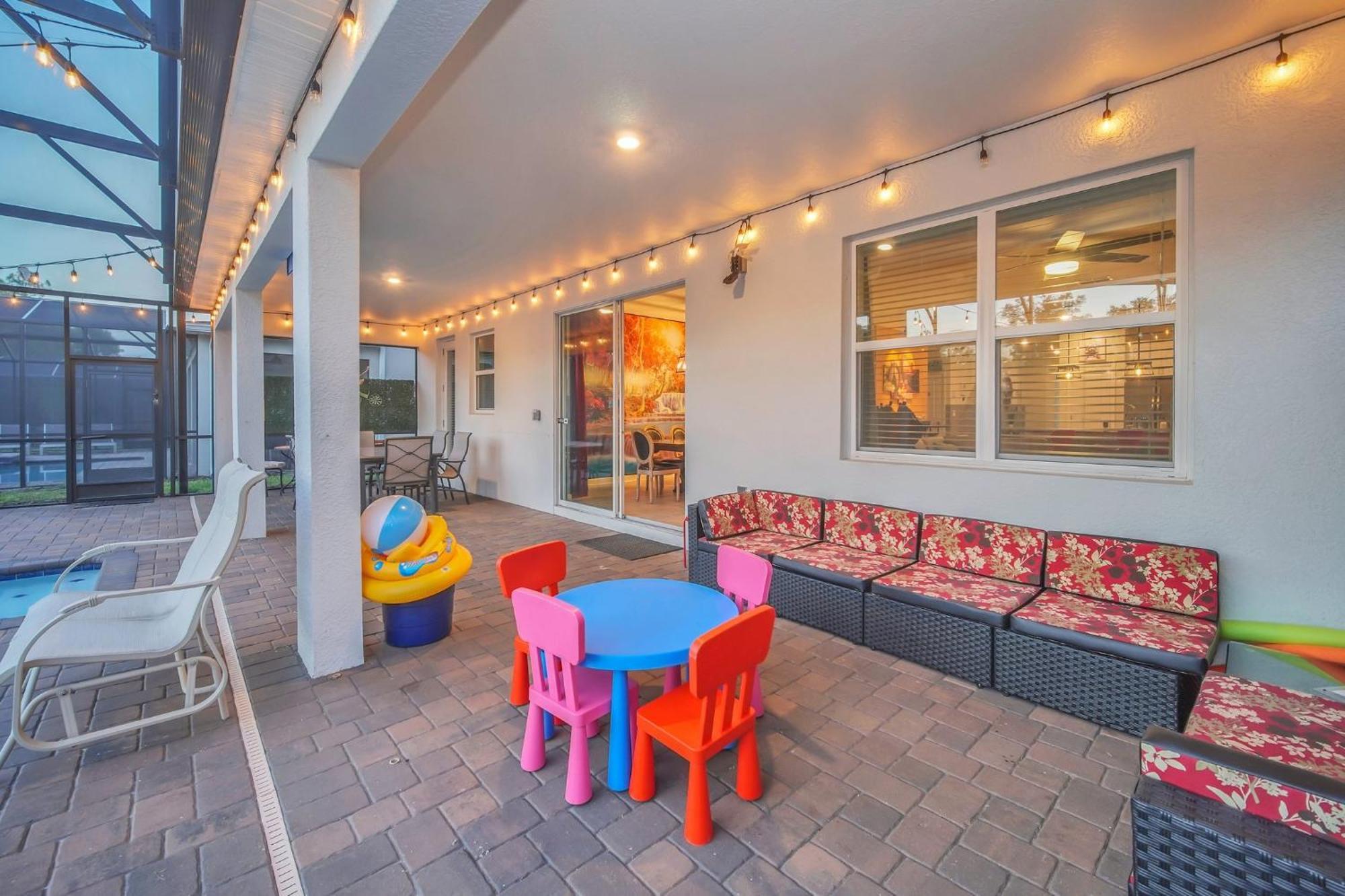 Waterfront 8br5ba Game Room/pool/spa/office Space Villa