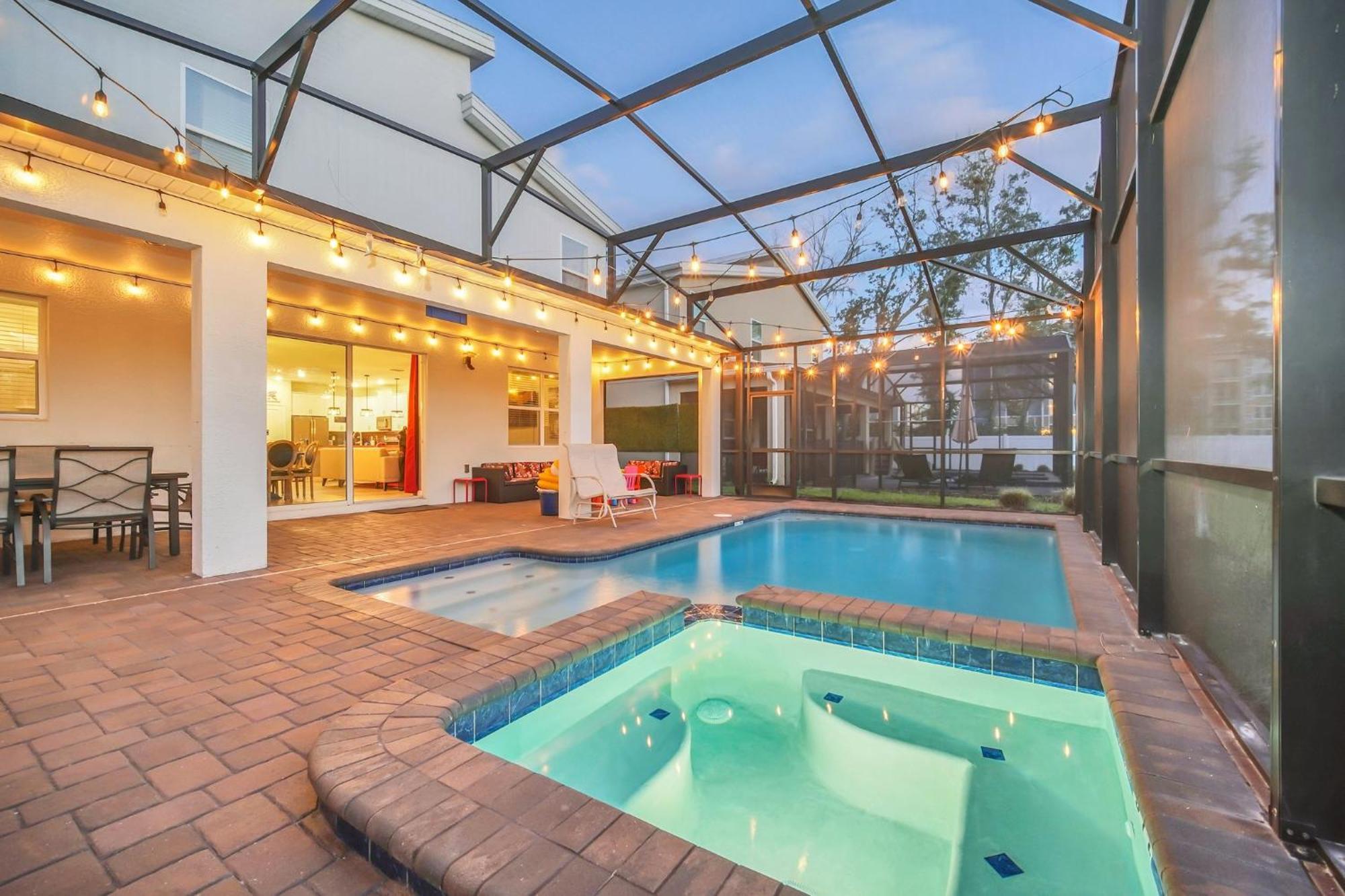 Waterfront 8br5ba Game Room/pool/spa/office Space Villa *