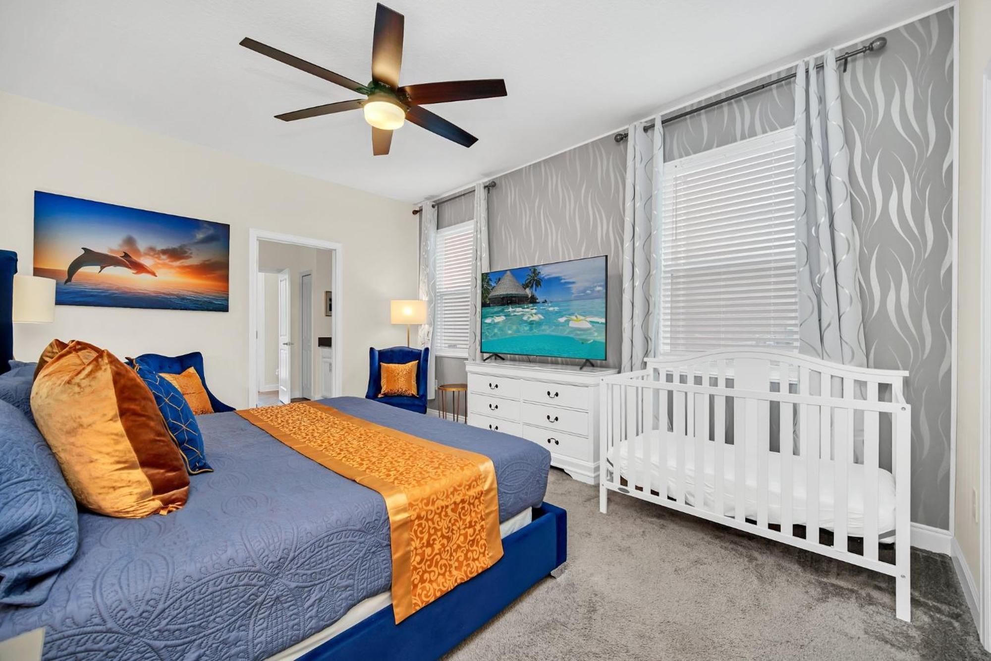 Waterfront 8br5ba Game Room/pool/spa/office Space * Kissimmee