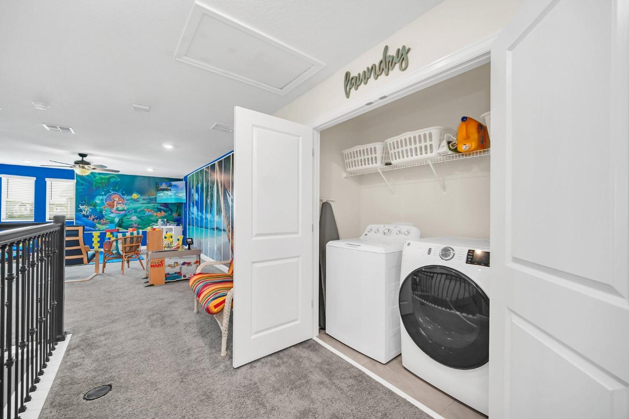 Waterfront 8br5ba Game Room/pool/spa/office Space Villa *