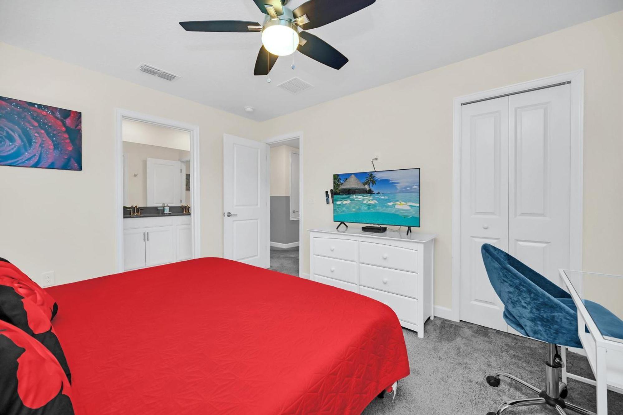 Villa Waterfront 8br5ba Game Room/pool/spa/office Space