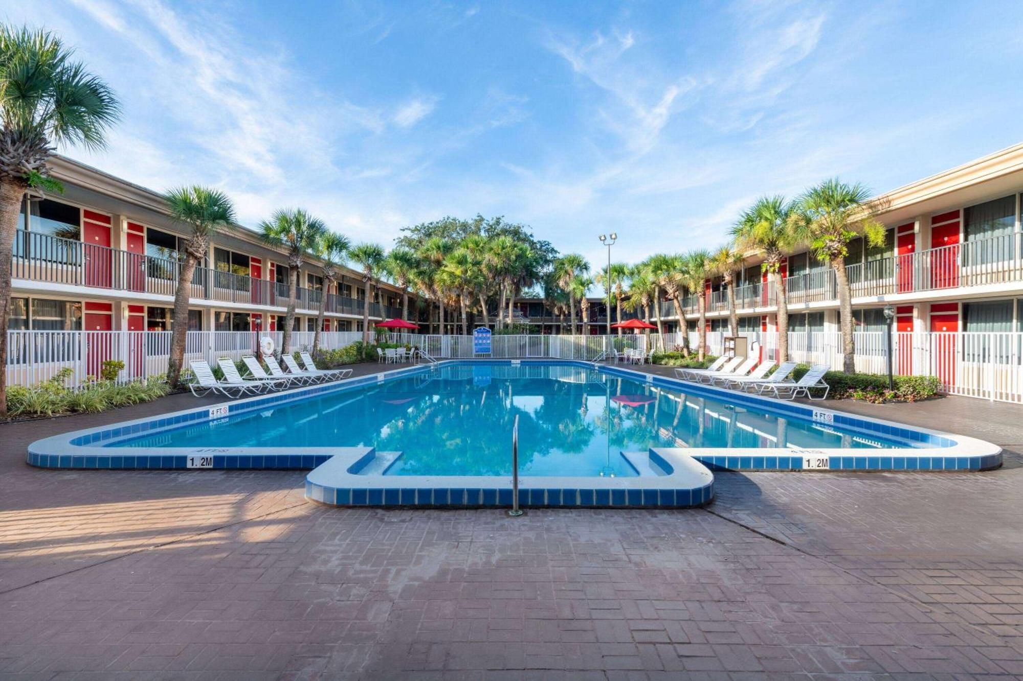 Ramada By Wyndham Kissimmee Gateway - Free Theme Park Shuttle 3* Four Corners