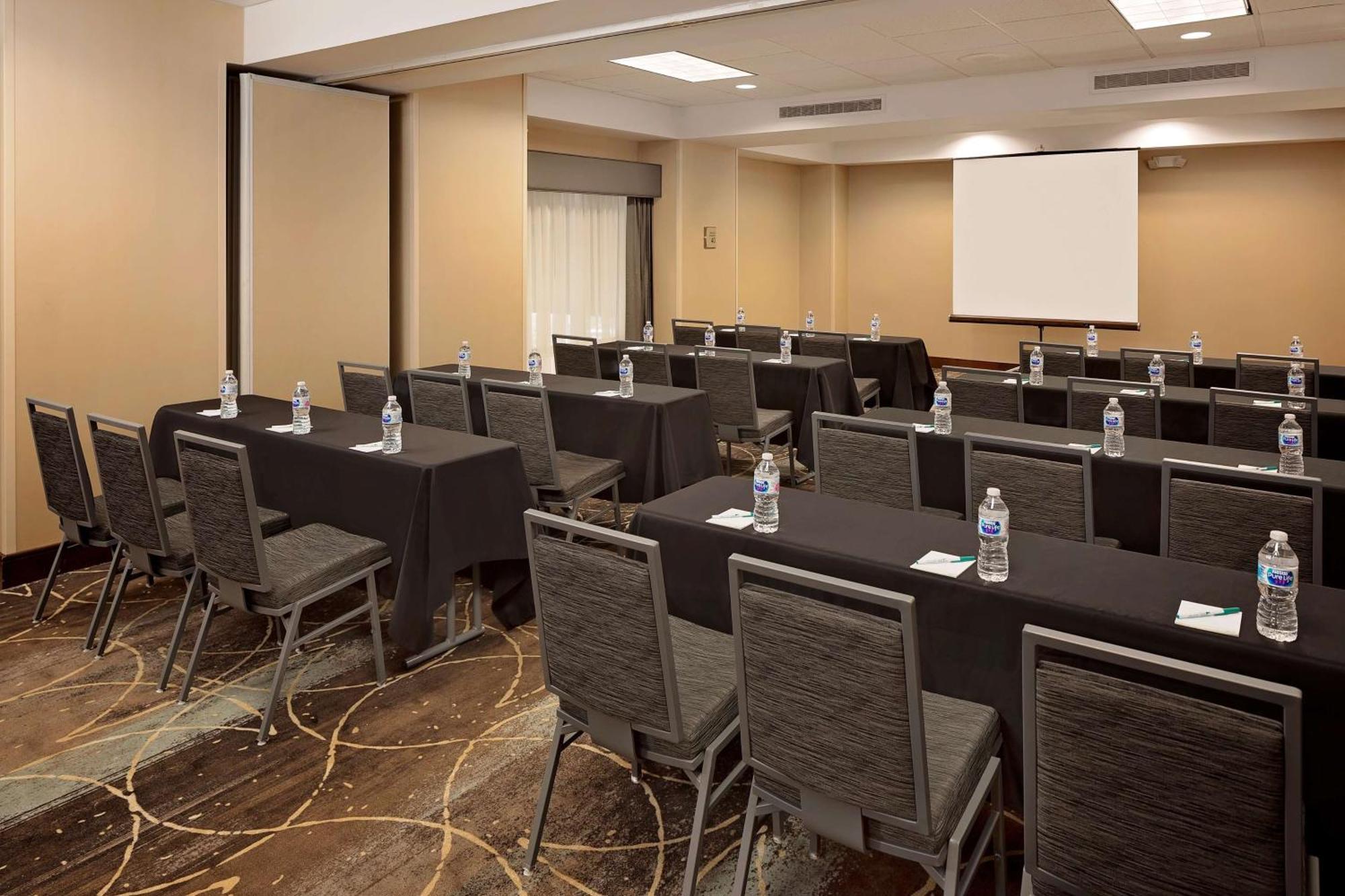 Hotel Homewood By Hilton Orlando 3*