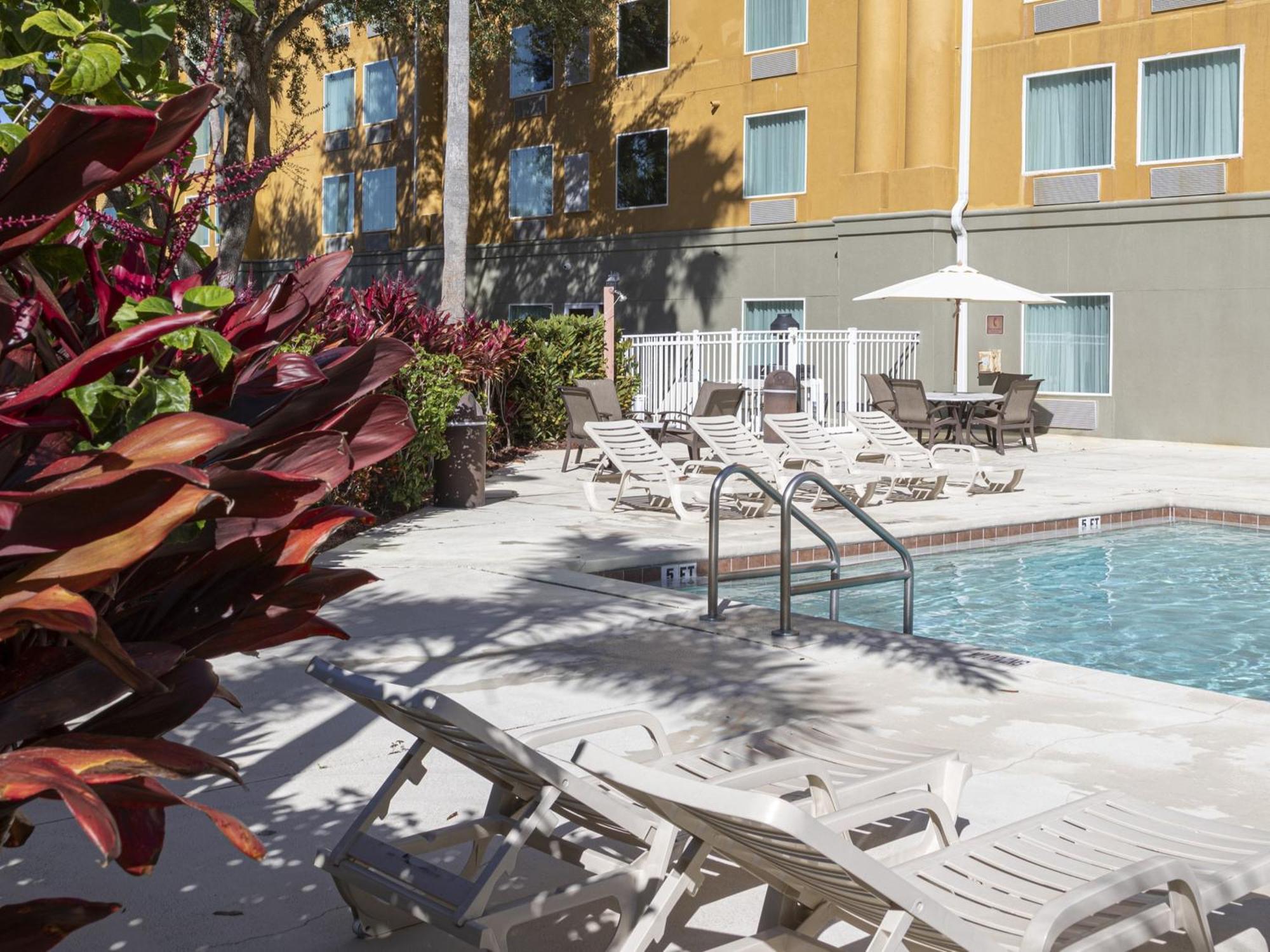 Hotel Galleria Palms Orlando - Free Theme Park Shuttles Four Corners