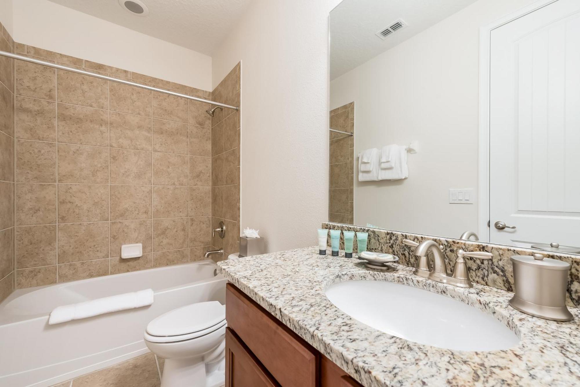 Cozy By Rentyl Near With Private Pool & Amenities - 470b *