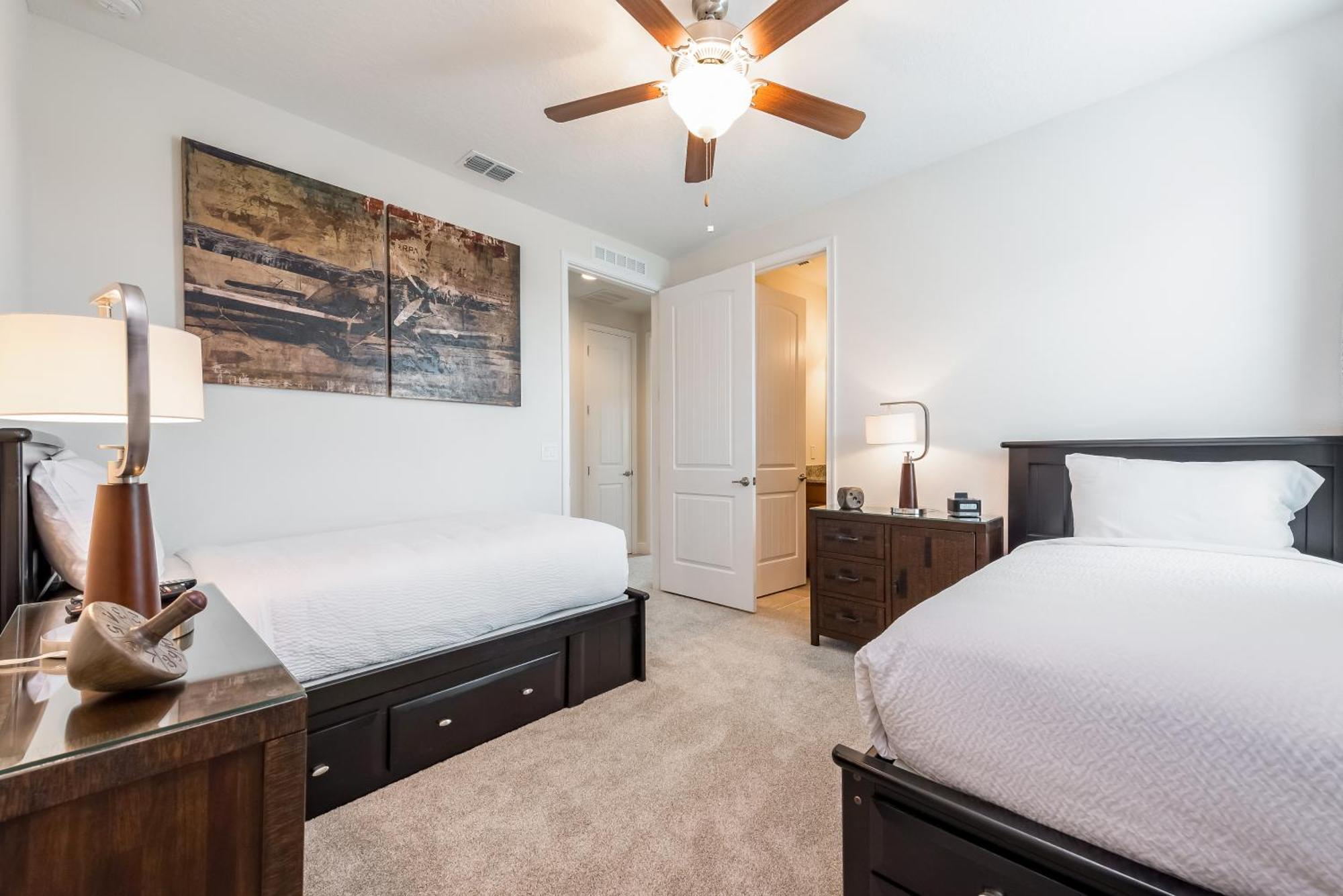 Cozy By Rentyl Near With Private Pool & Amenities - 470b *
