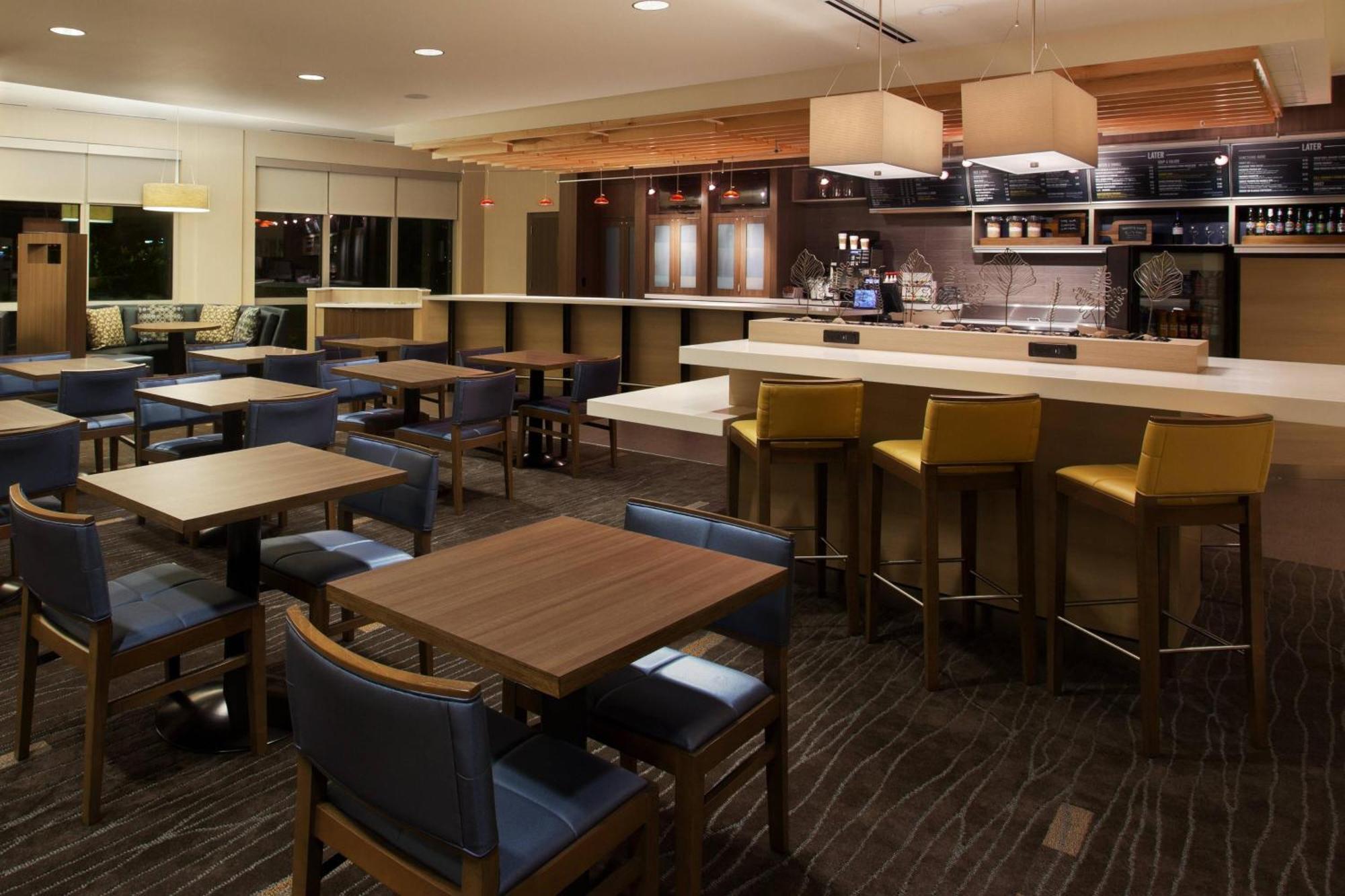 Courtyard By Marriott Orlando South/grande Lakes Area