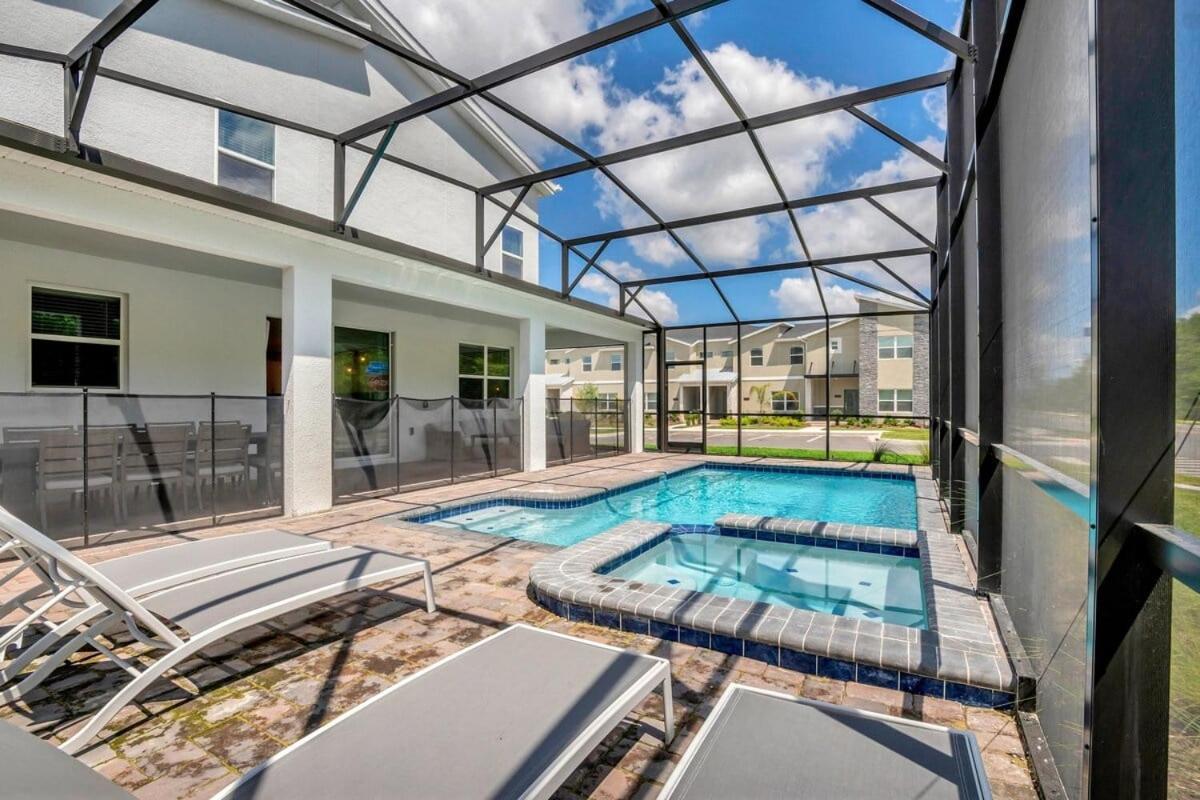 Brand New Storey 10 Bedroom With Pool Holiday home *