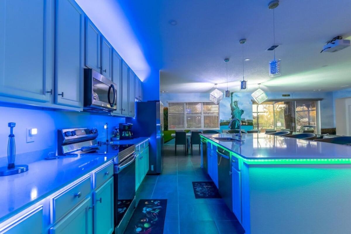 Brand New 15br Mansion Pool Close To Kissimmee