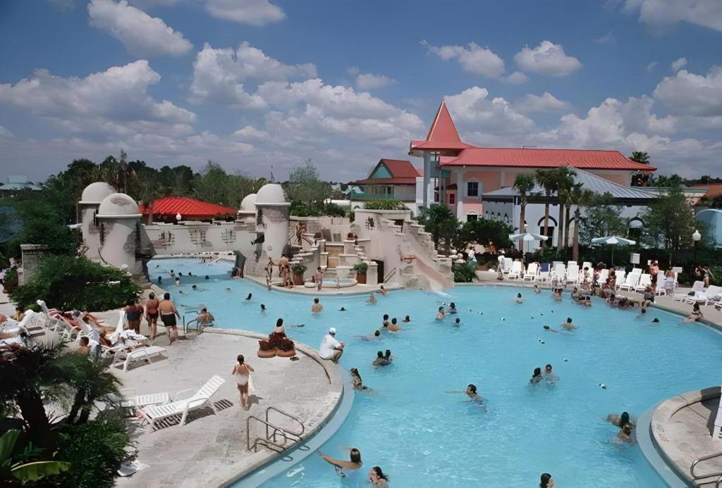 Resort Disney's Caribbean