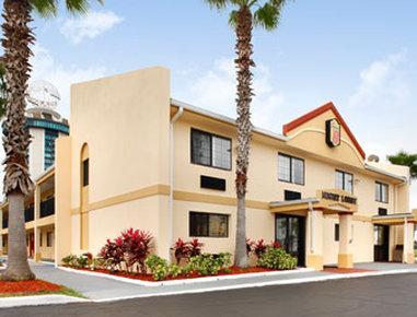 Super 8 By Wyndham International Drive Hotel