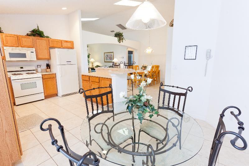 Villa Area Executive Homes *