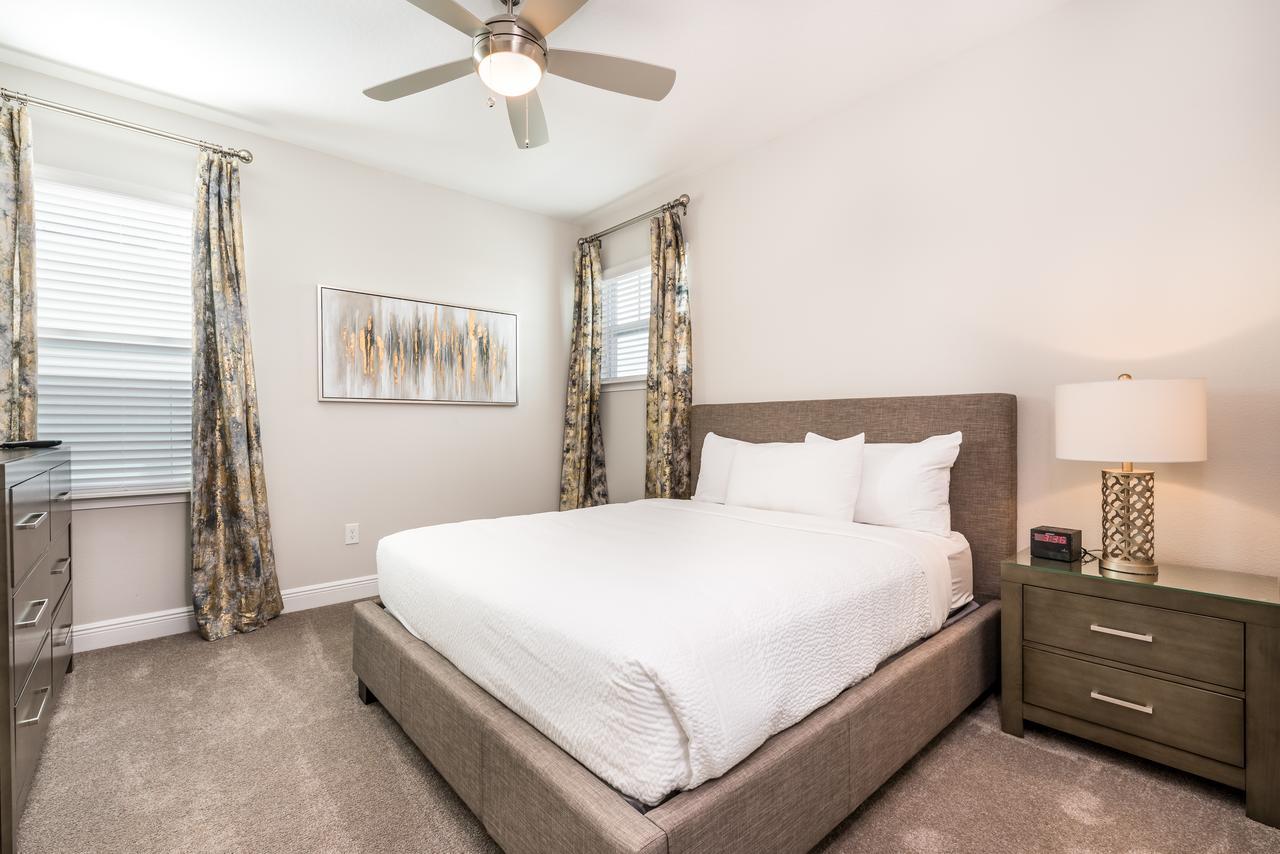 Encore 4136 5 Bedroom Water Park Villa