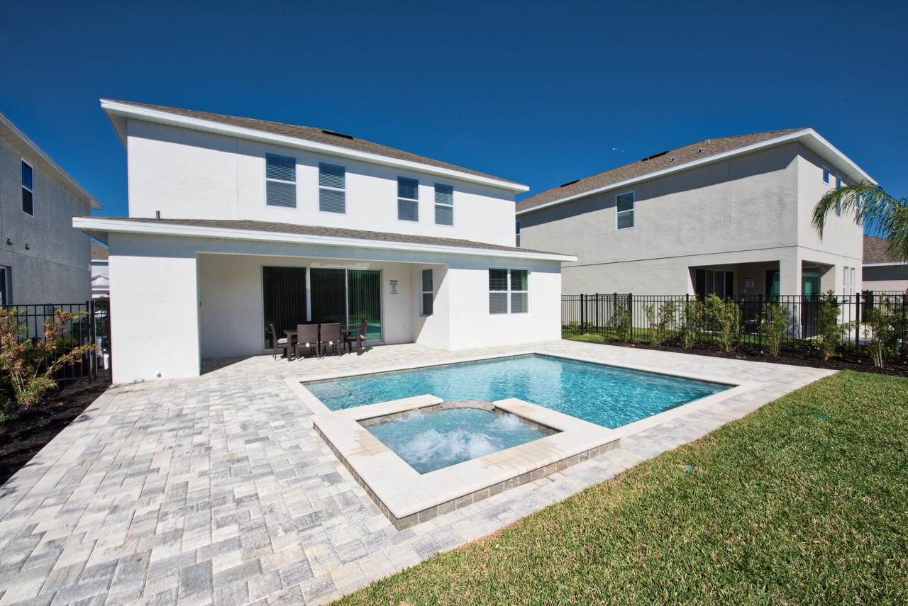 Encore 4136 5 Bedroom Water Park *