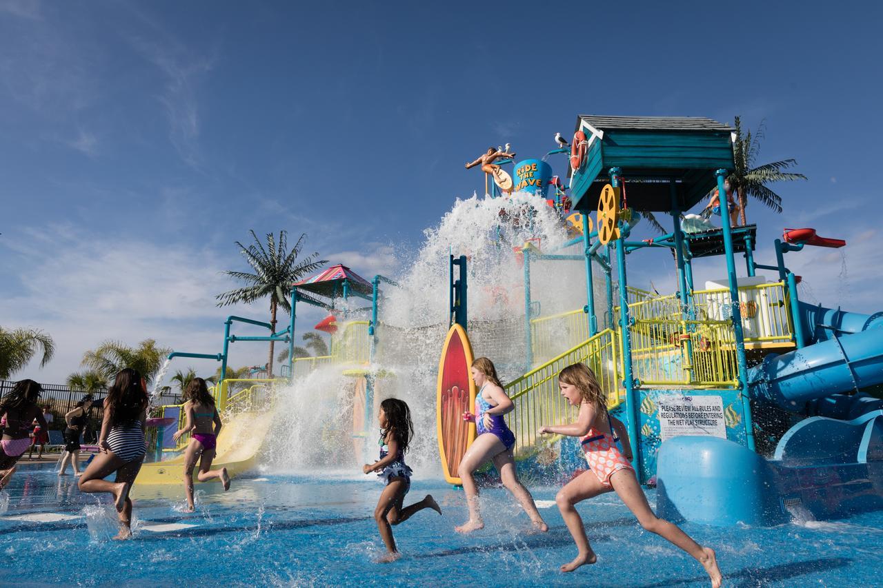 Encore 4136 5 Bedroom Water Park