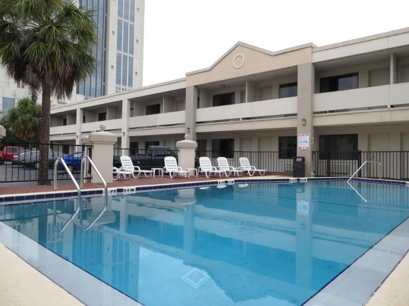Travelodge By Wyndham Downtown Centroplex Motel