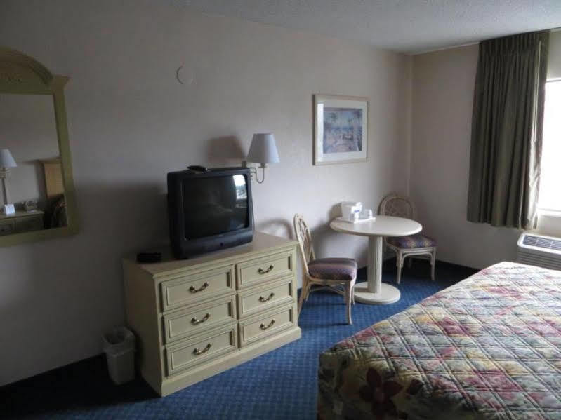 Travelodge By Wyndham Downtown Centroplex Motel