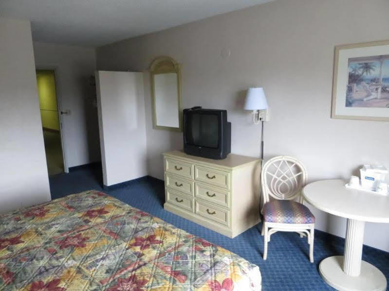 Travelodge By Wyndham Downtown Centroplex