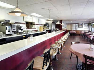 Motel Travelodge By Wyndham Downtown Centroplex 2*