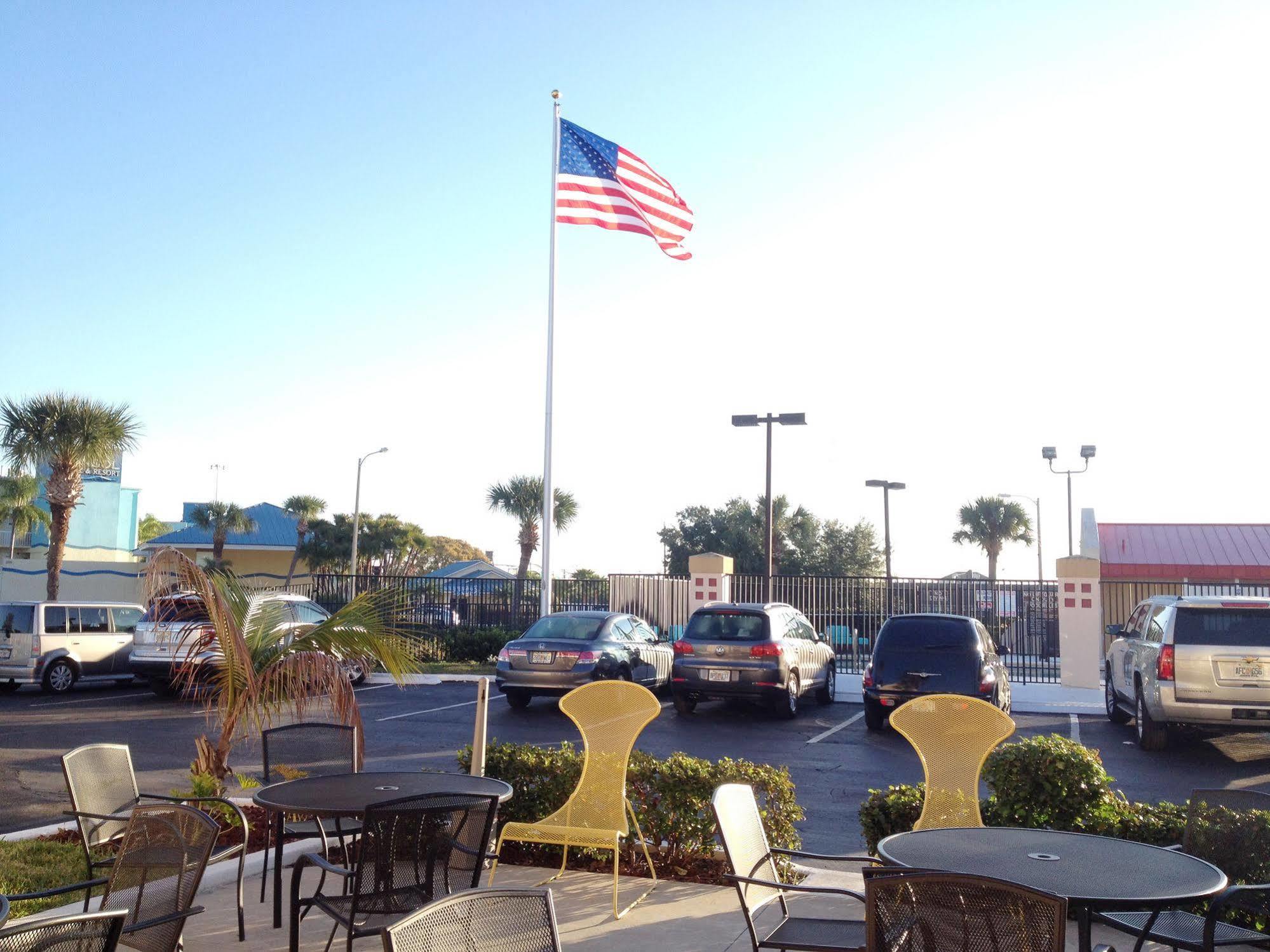 Super 8 By Wyndham International Drive Hotel