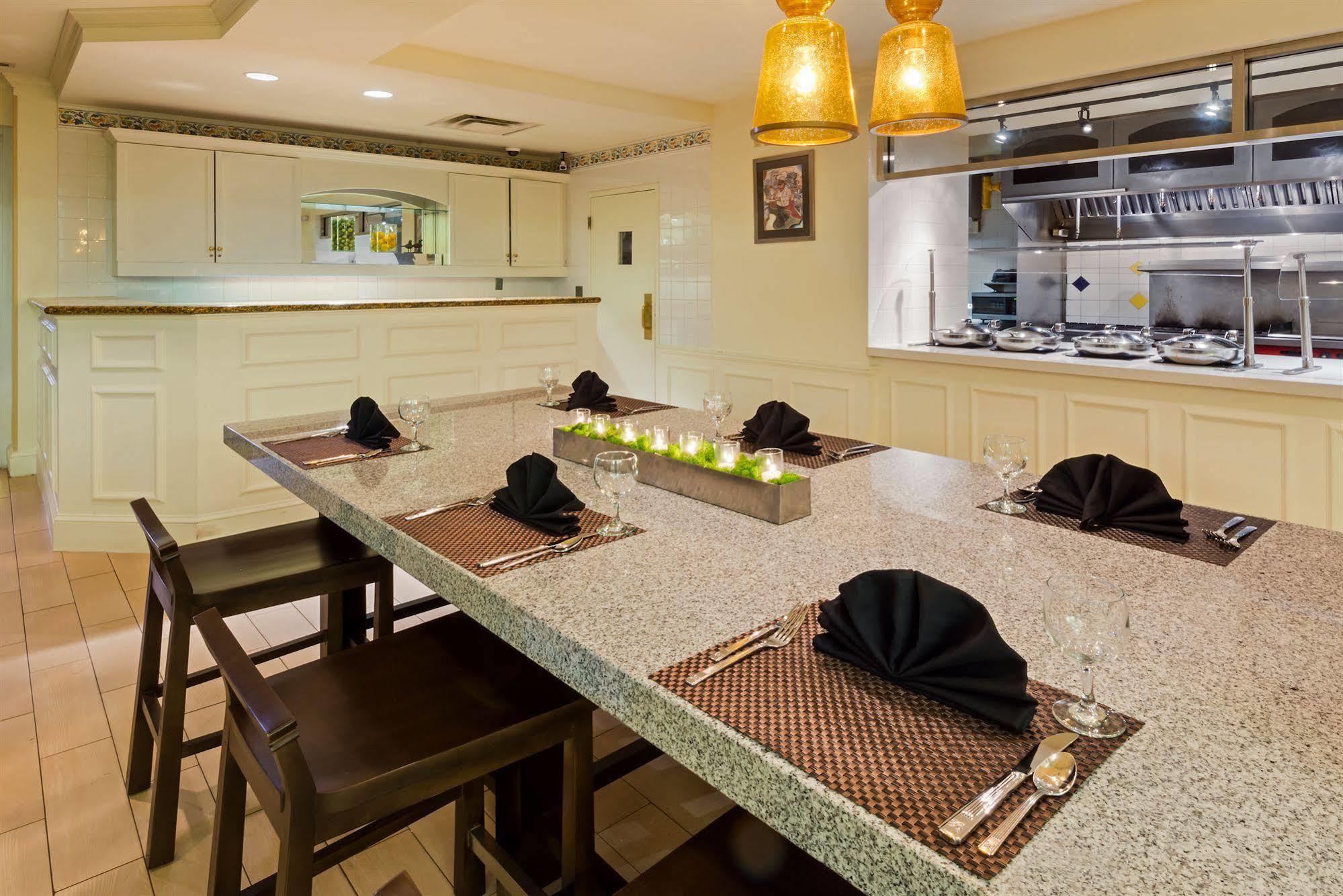 Hilton Garden Orlando At Seaworld Hotel 3*